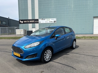 Ford Fiesta 1.0i Style 5-Deurs 66 PK. Zuinige en als nieuw rijdende auto van de tweede eigenaar !!! Distributieriem en waterpomp net vervangen !!