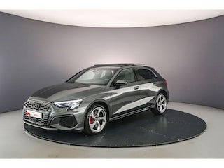 Audi A3 Sportback 45 TFSI e 245PK S edition Competition| Panoramadak | Stoelverwarming | Elekt.bestuur.stoel | Zwart-Optiek | 18-Inch | Adaptive-Cruise | Ambient-Lightning | Rood-Stiksel |