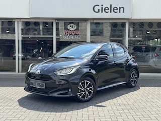 Toyota Yaris 1.5 Hybrid Dynamic Plus | Stoelverwarming, Keyless, LED, Lichtmetalen velgen, Parkeercamera, Adaptive cruise control