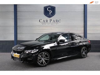 BMW 320i xDrive M-Sport LED/VIRTUAL/SFEER/HALF LEDER+S.VERWAMRING/19" LMV/PDC/CRUISE/ECC/12 MND GARANTIE!