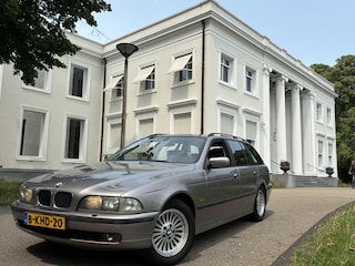 BMW 523 i TOURING E39 AUT VAKANTIEKLAAR Executive