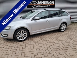 Skoda Octavia Combi AUTOMAAT 1.4 TSI Greentech Ambition Businessline | Clima | Cruise | LM Velgen | Trekhaak | Nette frisse zeer goed rijdende auto