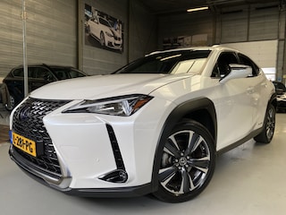 Lexus UX 250h Preference Line Camera, Carplay, PDC