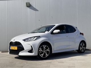 Toyota Yaris 1.5 Hybrid 115 First Edition Automaat | Navigatie | LED | Adaptieve Cruise | Achteruitrijcamera | 16'' |