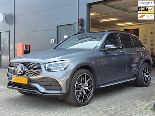 Mercedes-Benz GLC 300e 4MATIC Premium Plus / LUCHTVERING / PANORAMADAK / ALARMKLASSE 5 / TREKHAAK ELEKTRISCH / AMG-LINE !