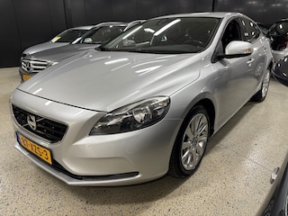 Volvo V40 1.6 D2 KINETIC / Climat / Cruise / Navi / Trekhaak / 6 Bak