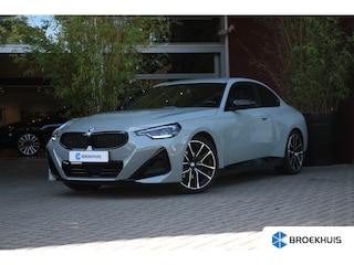 BMW 2-serie Coupé 220i | 19" Velgen | Camera | Keyless | Stuurverwarming | Carplay