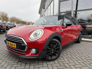 Mini Clubman 1.5 Cooper Chili Serious Business | Panorama | Harmen Kardon | Navi | Keyless | Camera | Dealer onderhouden |