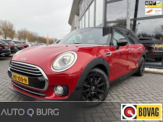 Mini Clubman 1.5 Cooper Chili Serious Business | Panorama | Harmen Kardon | Navi | Keyless | Camera | Dealer onderhouden |