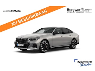 BMW i5 xDrive40 - M-Sport Pro - Pano - Trekhaak - ACC - Stoelventilatie