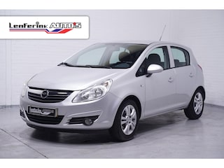Opel Corsa 1.2-16V '111' Edition airco cruisse-controle bleutooth LMV 15"trekhaak