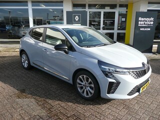 Renault Clio TCe 90 GPF evolution PACK WINTER/ PACK LOOK (16"LM VELGEN & PRIVACY GLAS)/ RESERVE WIEL/ 4 SEIZOENSBANDEN/ ETC.... DEALER ONDERHOUDEN! 1e EIGENAAR! GRIS RAFALE METALLIC!