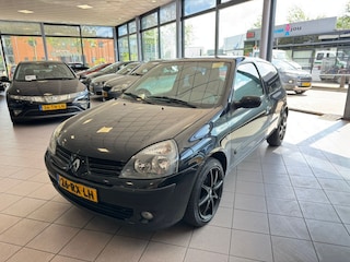 Renault Clio 1.6-16V Community LMV NW. APK AIRCO BJ 2005 !!!