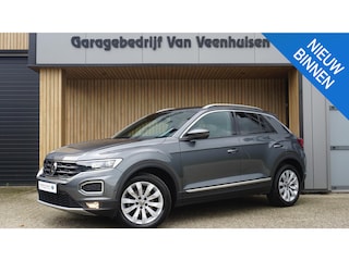 Volkswagen T-Roc 1.5 TSI 150pk DSG Sport Virtual Cockpit Trekhaak LED DAB Stoel/Stuurverwarming *Indium Grey* 1e Eigenaar!