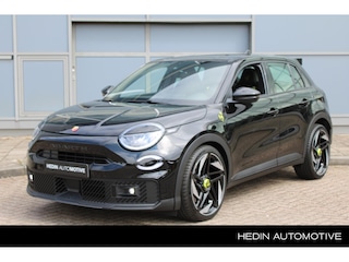 Abarth 600 Turismo | 240pk 54 kWh | Sabelt sportstoelen | Adaptieve Cruise Control | 20 inch LMV | Venom Black
