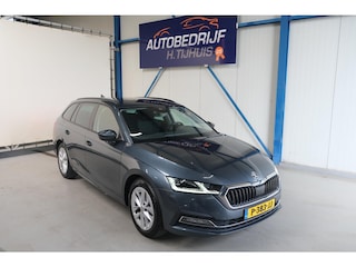 Skoda Octavia Combi 1.5 e-TSI Business Edition Automaat - Airco, Cruise, Navi, PDC.