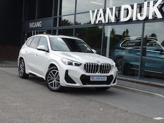 BMW X1 sDrive20i M Sport-Elek Trekhaak-Sportstoelen-Driving Assistant Pro-Harman Kardon-Travel Paket-Optiepakket Professional-18''LM velgen