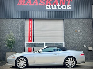 Jaguar XK 4.2 Convertible / Liquid silver / Softgrain leather / Carelia wheels / Only 99390km / JUST SERVICED AT JAGUAR DEALER!