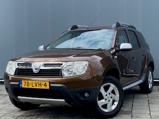 Dacia Duster BWJ 2010 | 1.6 105PK Lauréate 2wd | TREKHAAK | AIRCO | LICHTMETAAL | RADIO/CD | PRIVACY GLASS