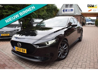 Mazda 3 2.0 e-SkyActiv-X M Hybrid 180 NAVI/ADAP CRUISE/AIRCO ECC/CAMERA/BLUETOOTH/XENON/PDC V+A/KEYLESS/LMW 18"/STOEL EN STUUR VER