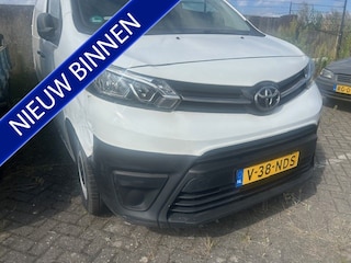 Toyota Proace 1.5 D-4D Comfort German fahrzeugbrief!!!!!!!!Damages on the exterior ,rondom beschadigingen.