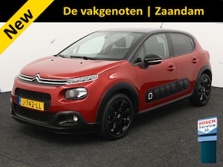 Citroën C3 1.2 PureTech Shine Airco, cruise control, achteruitrijcamera, parkeersensoren voor/achter, rijstrooksensoren, regensensoren, achteropkomend verkeer waarschuwing, carplay, bluetooth, stuur multifunctioneel, Ben je op zoek naar een zuinige, comfortabele én opvallende auto? Dan is deze Citroën C3 1.2 PureTech Shine precies wat je zoekt! 1.2 PureTech benzinemotor – krachtig én zuinig. Shine-uitvoer