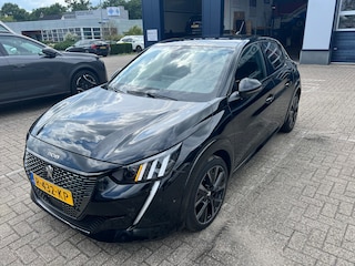 Peugeot 208 1.2 PureTech GT Pack 100 | Navi | Panoramadak | Stoelverw. | Camera | Keyless | PDC V+A | LMV 17"| LED-koplampen |