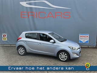 Hyundai i20 1.2i i-Deal TEL PDC MEDIA ALARM AIRCO