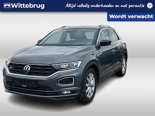 Volkswagen T-Roc 1.5 TSI 150pk DSG R-Line / Vurtual Cockpit Pro / Trekhaak Afneembaar / LED / Camera / 19" LMV