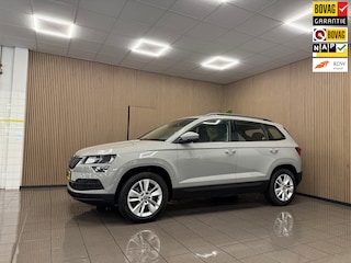 Skoda Karoq 1.0 TSI Ambition Business * Elektr. Trekhaak / Carplay / Parkeersensoren / NL Auto *