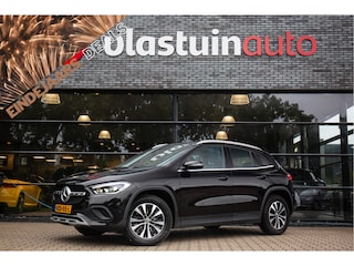 Mercedes-Benz GLA 250 e Business Solution AMG Limited Uitklapbare trekhaak, Achteruitrijcamera, Voorstoelen verwarmd, Cruise control