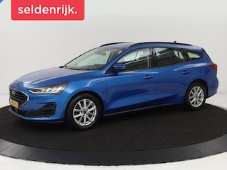 Ford Focus 1.0 EcoBoost Connected | Stoel & stuurverwarming | Camera | Adaptive cruise | Trekhaak | Carplay | Keyless | Navigatie | Climate control