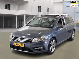 Volkswagen Passat Variant 2.0 TSI R-line DSG 211PK panorama dak trekhaak NL Auto