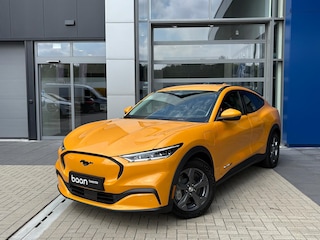 Ford Mustang Mach-E Extended RWD 98 kWh | Camera | Adaptive Cruise Control | Cyber Orange | Apple Carplay | Uit voorraad leverbaar