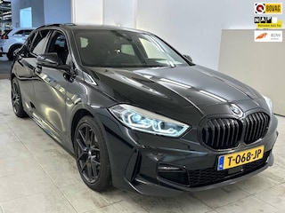 BMW 118i Introduction Edition M sport+navigatie+camera+Pano-dak+vitrual+Leder+Led+body-kitt M = SUPER !!