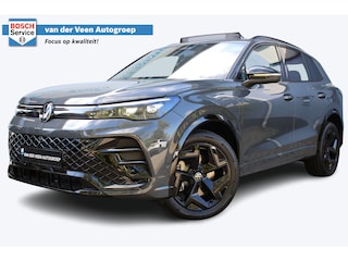 Volkswagen Tiguan 1.5 eHybrid R-Line Edition Black Style | Head-Up Display | Panoramdak | 360 Camera | 272 PK | Massage Stoelen | IQ.Lights | Elektrische Kofferklep | Stoel/Stuur Verwarming | Draadloze Telefoonlader | Virtual Cockpit | Adaptive Cruise | Naviagtie | Zweerverlichting | 19 Inch lm velgen | Dodehoehsensoren | Zwarte Hemel Bekleding |