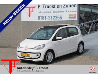 Volkswagen Up 1.0 high up! BlueMotion Panoramadak/Cruise control/Airco/Stoelverwarming/Parkeersensoren/Fender audio/Radio-CD speler/15'' Lichtmetalen velgen/Elektrische ramen.