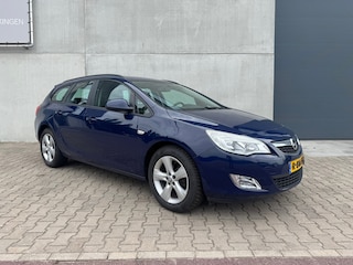 Opel Astra SPORTS TOURER 1.4 Turbo Sport, TREKHAAK AIRCO, LEES TEKST