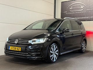 Volkswagen Touran 1.5 TSI R-Line 7p Pano, ACC, Apple Carplay, Stoelverwarming, Airco, Parkeersensoren, Dealer Onderhoud, Keyless
