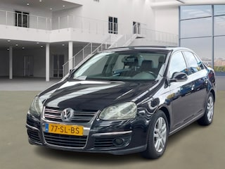 Volkswagen Jetta 2.0 FSI Sportline/NAVIGATIE/VELGEN/CRUISE
