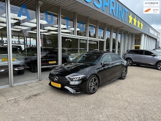 Mercedes-Benz A-klasse 200 AMG Line / PANORAMADAK / VOL VOL OP OPTIE