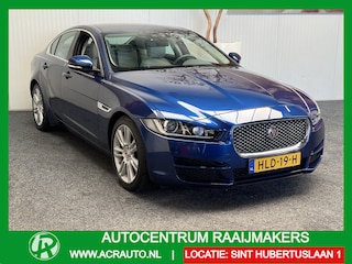 Jaguar XE 2.0 PORTFOLIO AUTOMAAT LEDER NAVIGATIE CRUISE CONTROL GLAZEN SCHUIF/KANTELDAK KEYLESS GO RIJSTROOKSENSOREN ACHTERUITRIJCAMERA AFN. TREKHAAK ZEER MOOI !! Brgl