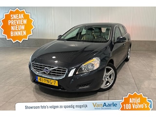 Volvo V60 T3 Momentum Leder Trekhaak CruiseControl 150pk