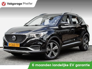 MG ZS EV Luxury 45 kWh Panoramadak/ Stoelverwarming/ Camera/ Carplay/ Navigatie/ Leer/ Blindspot/ Dab