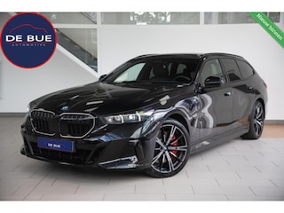 BMW 5-serie Touring 550e xDrive M-Sport Pro|NAP|1ste Eig|BTW Auto|Trekaak|Panoramadak|Bowers & Wilkins|Head-Up|Carbon|Dealer Onderhouden
