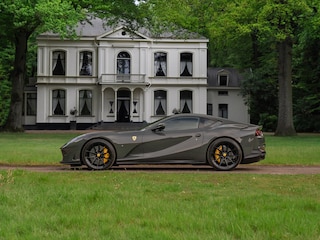 Ferrari 812 | Lift | Pass. display | Grigio Scuro | Carbon Driver Zone