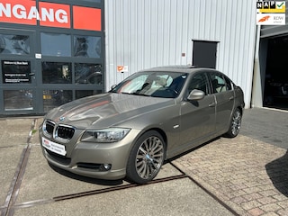 BMW 318i Corporate Lease Luxury Line| NL-Auto| NAP| Pano| Leder| Automaat| Parkeersensoren