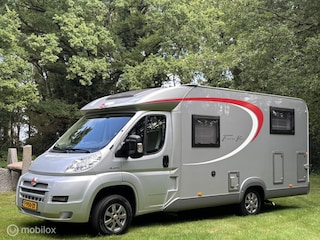 Bürstner Travel Van T 620 Fiat 2.3 130pk Euro 5 | Lengte-bedden | Douche/ wc | Garage | Incl 2 Scooters | 72dkm | TOPSTAAT