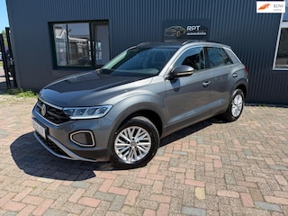 Volkswagen T-Roc 1.5 TSI Move Edition Automaat/Apple Carplay.