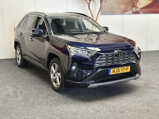 Toyota RAV4 2.0 VVT-iE DYNAMIC NAVIGATIE CRUISE CONTROL CLIMATE CONTROL BLUETOOTH TELEFOON APPLE CARPLAY/ANDROID RIJSTROOKSENSOREN DODEHOEKSENSOREN ACHTERUITRIJCAMERA ZEER MOOI !! Brgl